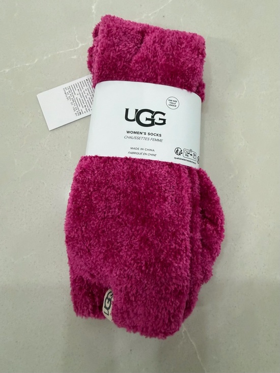 UGG Accessories - NWT UGG Leda Cozy Crew Socks Pink Fuchsia One Size